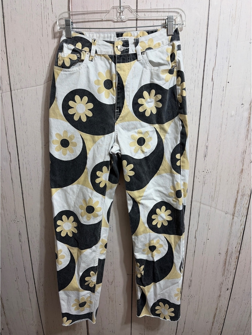 Pacsun  Boyfriend Jeans Evo Flower Yin Yang Daisy Size 26 Denim Jeans